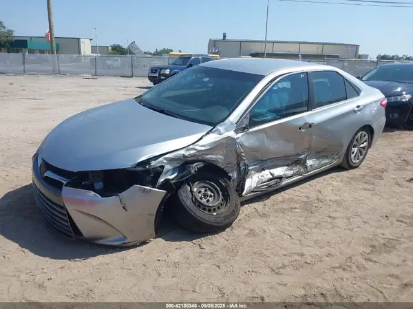 4T1BF1FK8HU284063 2017 TOYOTA CAMRY - Image 2