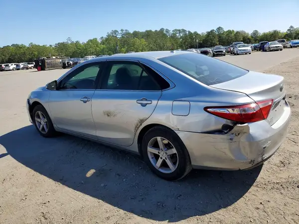 4T1BF1FK8HU288677 2017 TOYOTA CAMRY - Image 2