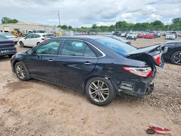 4T1BF1FK8HU300987 2017 TOYOTA CAMRY - Image 2