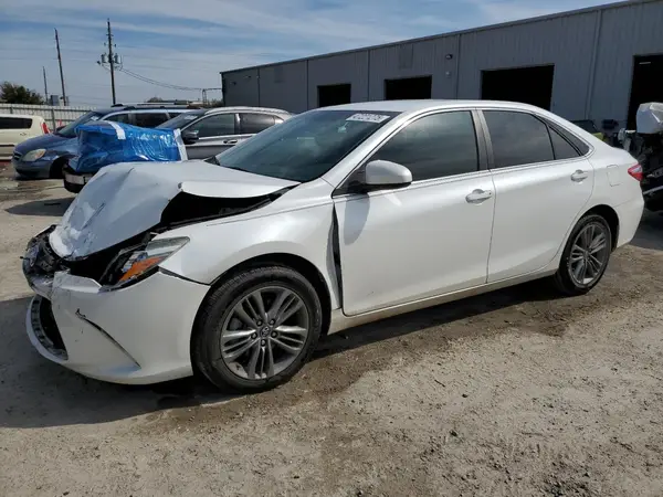 4T1BF1FK8HU303047 2017 TOYOTA CAMRY - Image 1