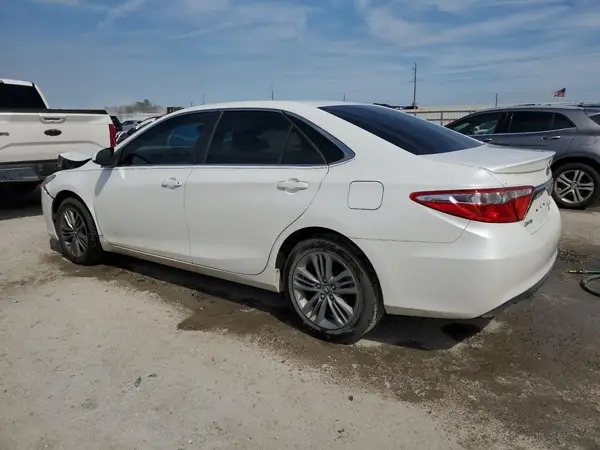 4T1BF1FK8HU303047 2017 TOYOTA CAMRY - Image 2