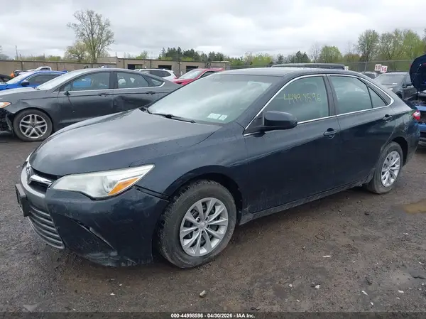 4T1BF1FK8HU304201 2017 TOYOTA CAMRY - Image 2