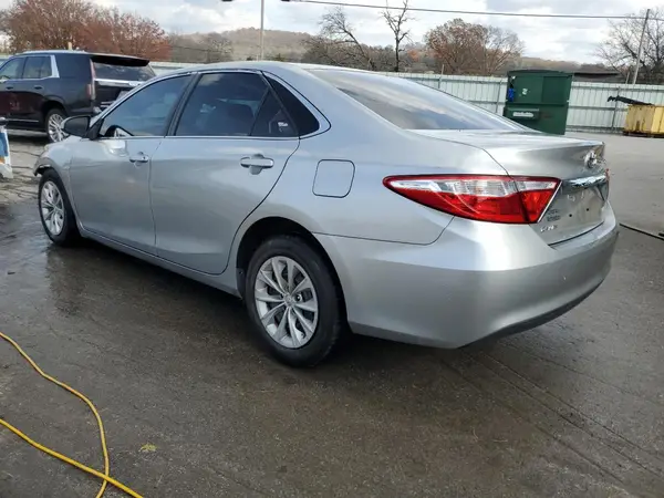 4T1BF1FK8HU307454 2017 TOYOTA CAMRY - Image 2