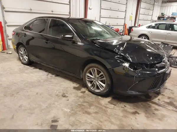 4T1BF1FK8HU307552 2017 TOYOTA CAMRY - Image 1