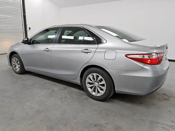 4T1BF1FK8HU309608 2017 TOYOTA CAMRY - Image 2