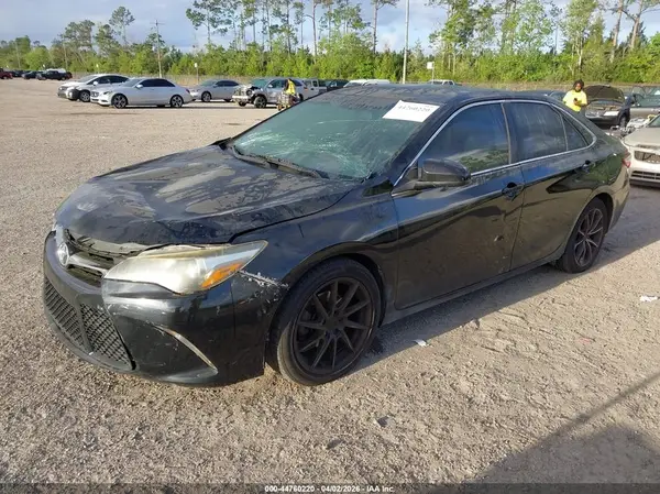4T1BF1FK8HU310063 2017 TOYOTA CAMRY - Image 2