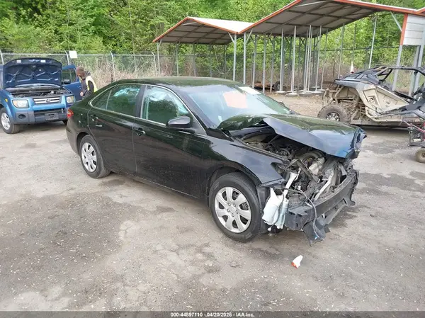 4T1BF1FK8HU310533 2017 TOYOTA CAMRY - Image 1