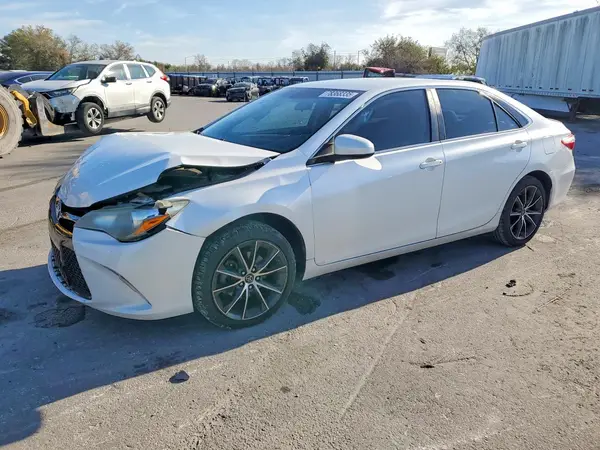 4T1BF1FK8HU313576 2017 TOYOTA CAMRY - Image 1