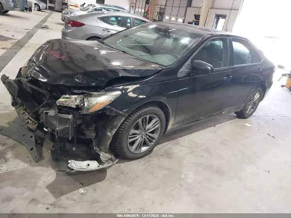 4T1BF1FK8HU315070 2017 TOYOTA CAMRY - Image 2
