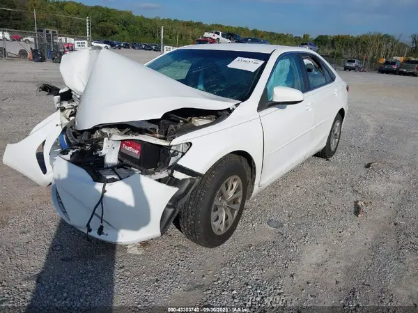 4T1BF1FK8HU316932 2017 TOYOTA CAMRY - Image 2