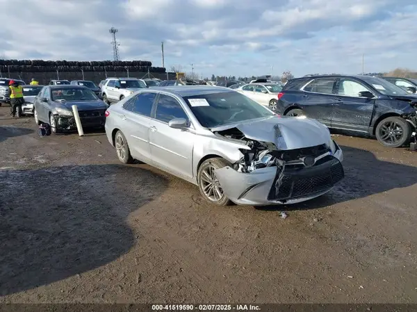 4T1BF1FK8HU319751 2017 TOYOTA CAMRY - Image 1