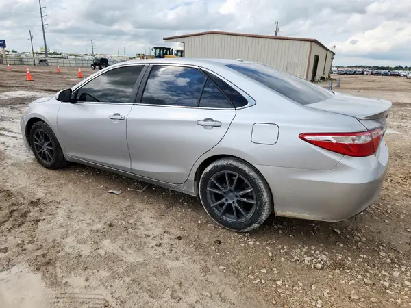 4T1BF1FK8HU323220 2017 TOYOTA CAMRY - Image 2