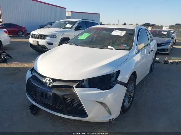 4T1BF1FK8HU323993 2017 TOYOTA CAMRY - Image 2