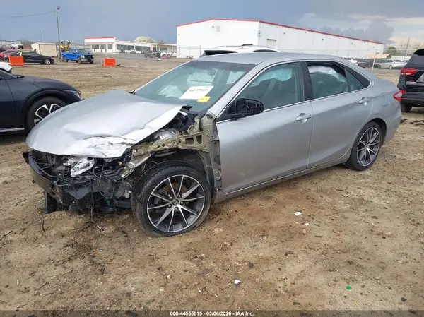 4T1BF1FK8HU324044 2017 TOYOTA CAMRY - Image 2