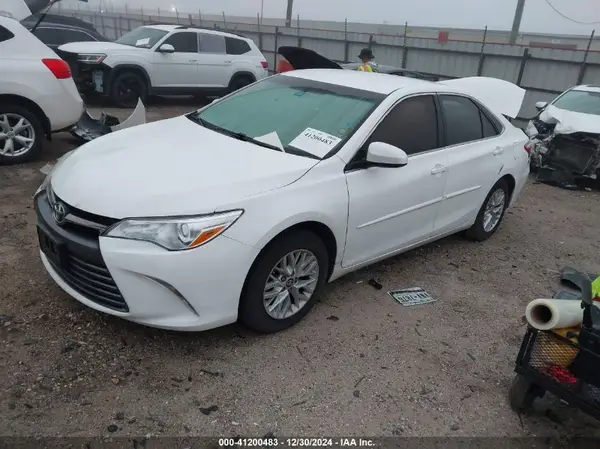 4T1BF1FK8HU324075 2017 TOYOTA CAMRY - Image 2