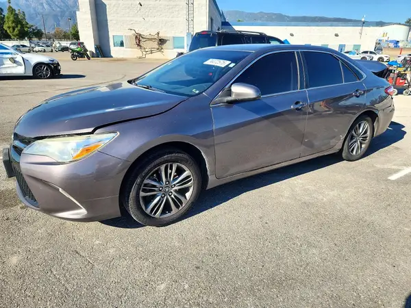 4T1BF1FK8HU329048 2017 TOYOTA CAMRY - Image 1