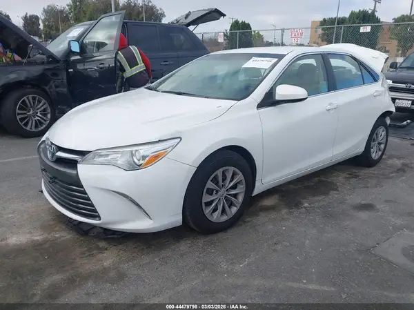 4T1BF1FK8HU333634 2017 TOYOTA CAMRY - Image 2