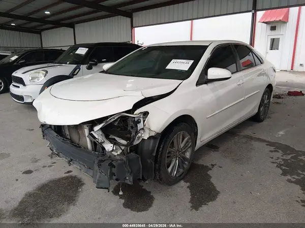 4T1BF1FK8HU338350 2017 TOYOTA CAMRY - Image 2