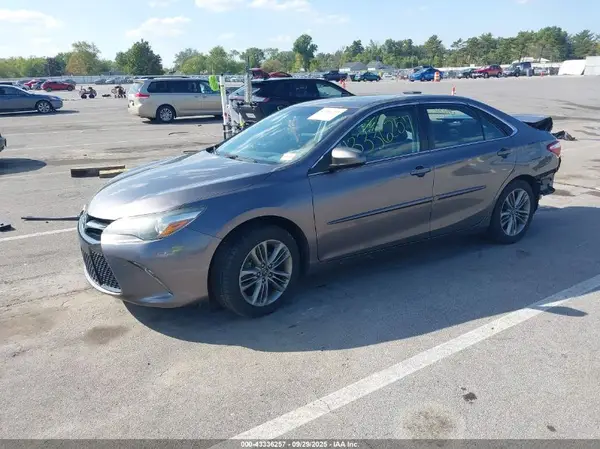 4T1BF1FK8HU339501 2017 TOYOTA CAMRY - Image 2