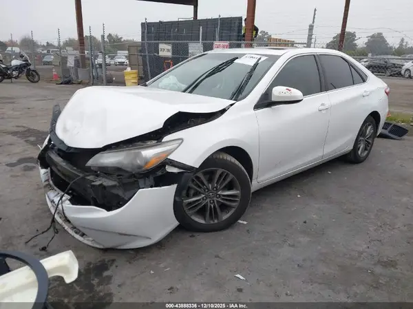 4T1BF1FK8HU343757 2017 TOYOTA CAMRY - Image 2