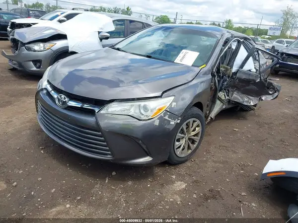 4T1BF1FK8HU348697 2017 TOYOTA CAMRY - Image 2