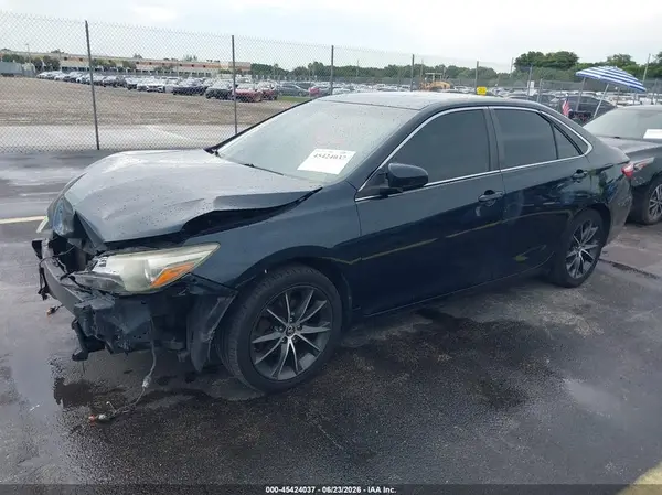 4T1BF1FK8HU350773 2017 TOYOTA CAMRY - Image 2