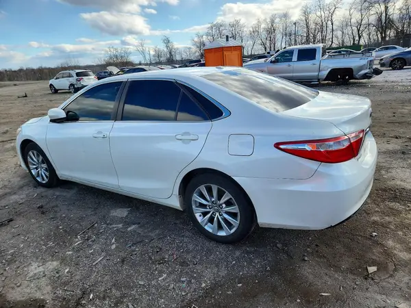 4T1BF1FK8HU350899 2017 TOYOTA CAMRY - Image 2