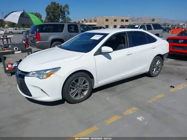 4T1BF1FK8HU350983 2017 TOYOTA CAMRY - Image 2