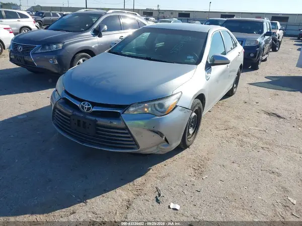 4T1BF1FK8HU360509 2017 TOYOTA CAMRY - Image 2