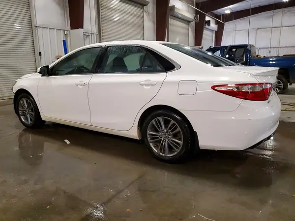 4T1BF1FK8HU367220 2017 TOYOTA CAMRY - Image 2