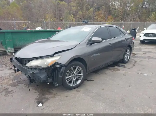 4T1BF1FK8HU367637 2017 TOYOTA CAMRY - Image 2