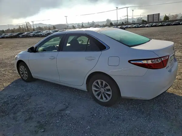 4T1BF1FK8HU371090 2017 TOYOTA CAMRY - Image 2
