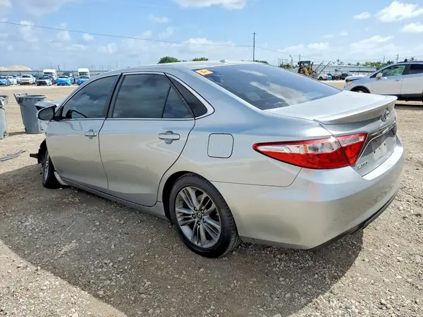 4T1BF1FK8HU371882 2017 TOYOTA CAMRY - Image 2