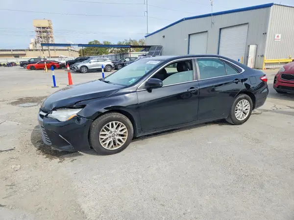 4T1BF1FK8HU372899 2017 TOYOTA CAMRY - Image 1