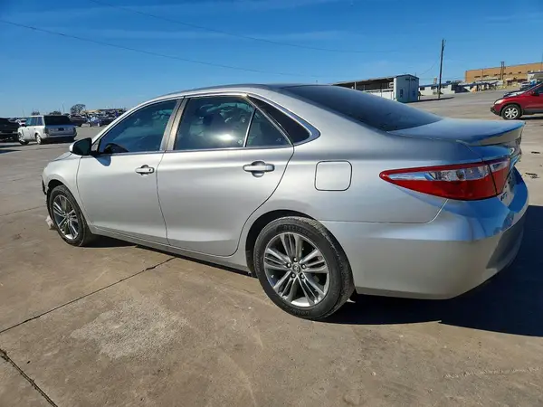 4T1BF1FK8HU375883 2017 TOYOTA CAMRY - Image 2