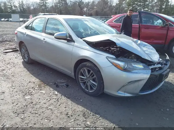 4T1BF1FK8HU381375 2017 TOYOTA CAMRY - Image 1