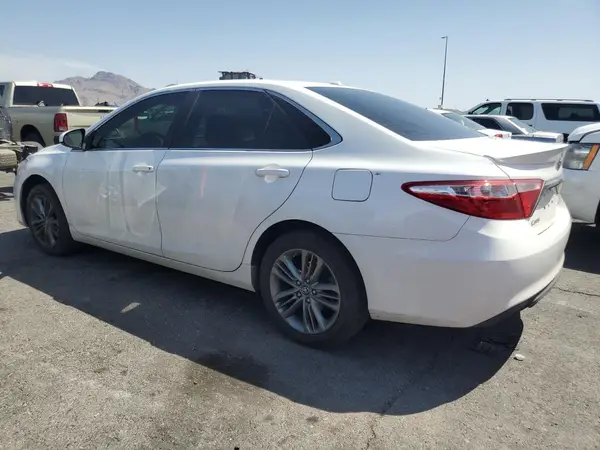 4T1BF1FK8HU381585 2017 TOYOTA CAMRY - Image 2