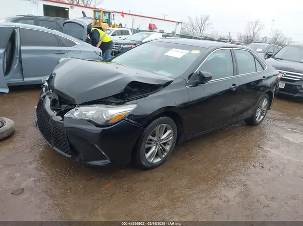 4T1BF1FK8HU384566 2017 TOYOTA CAMRY - Image 2