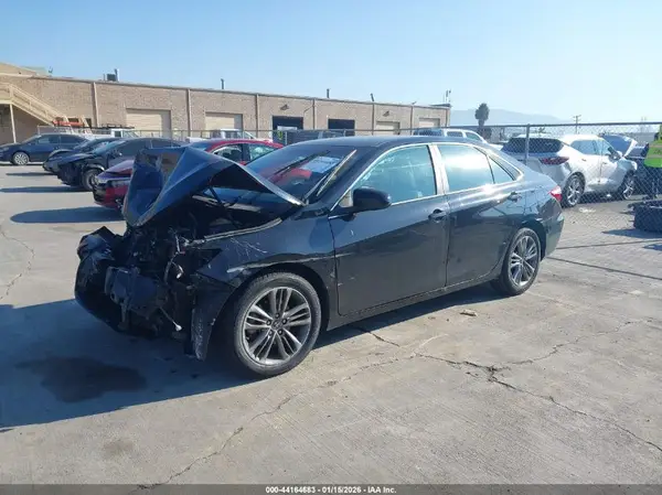4T1BF1FK8HU388021 2017 TOYOTA CAMRY - Image 2