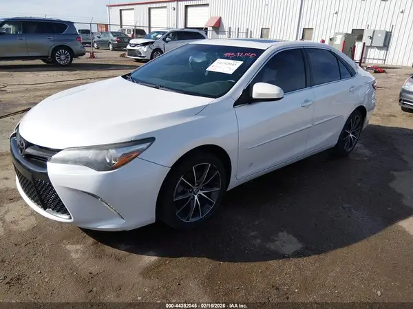 4T1BF1FK8HU388231 2017 TOYOTA CAMRY - Image 2