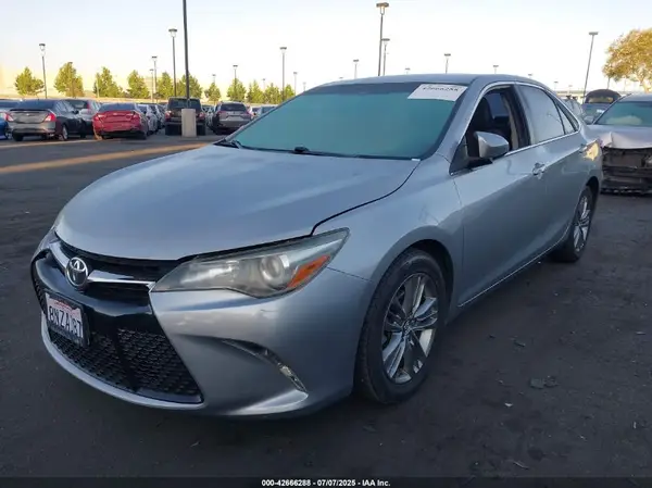 4T1BF1FK8HU388696 2017 TOYOTA CAMRY - Image 2