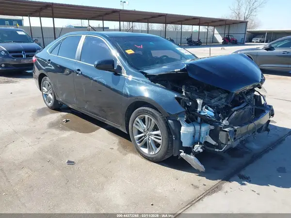 4T1BF1FK8HU388715 2017 TOYOTA CAMRY - Image 1