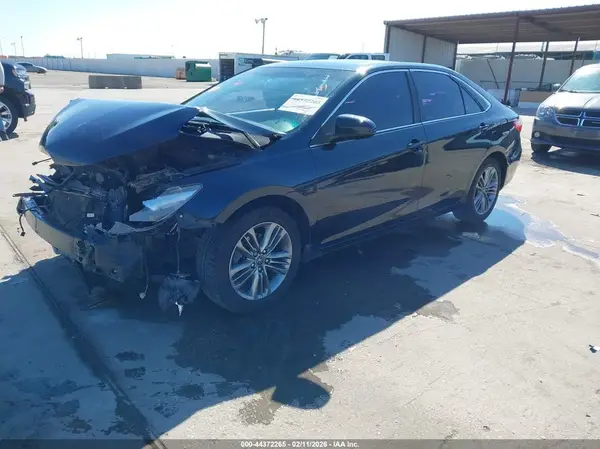 4T1BF1FK8HU388715 2017 TOYOTA CAMRY - Image 2