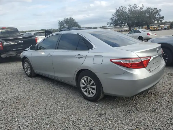 4T1BF1FK8HU390688 2017 TOYOTA CAMRY - Image 2