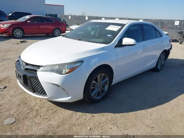 4T1BF1FK8HU391517 2017 TOYOTA CAMRY - Image 2
