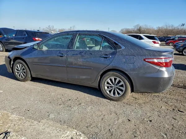 4T1BF1FK8HU395180 2017 TOYOTA CAMRY - Image 2
