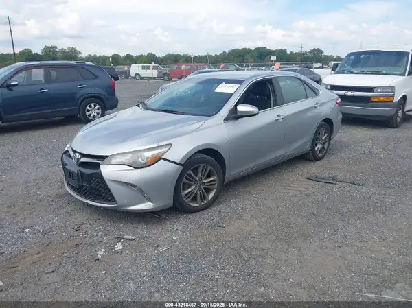 4T1BF1FK8HU398161 2017 TOYOTA CAMRY - Image 2
