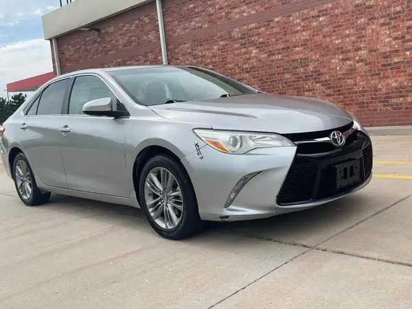 4T1BF1FK8HU399665 2017 TOYOTA CAMRY - Image 2