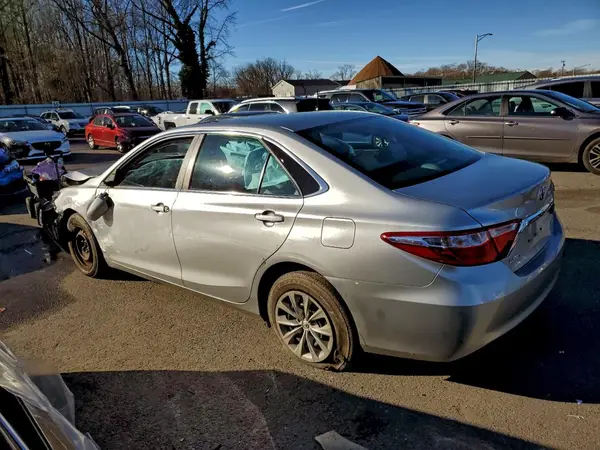 4T1BF1FK8HU401883 2017 TOYOTA CAMRY - Image 2
