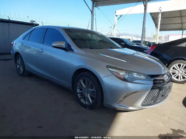 4T1BF1FK8HU401947 2017 TOYOTA CAMRY - Image 1